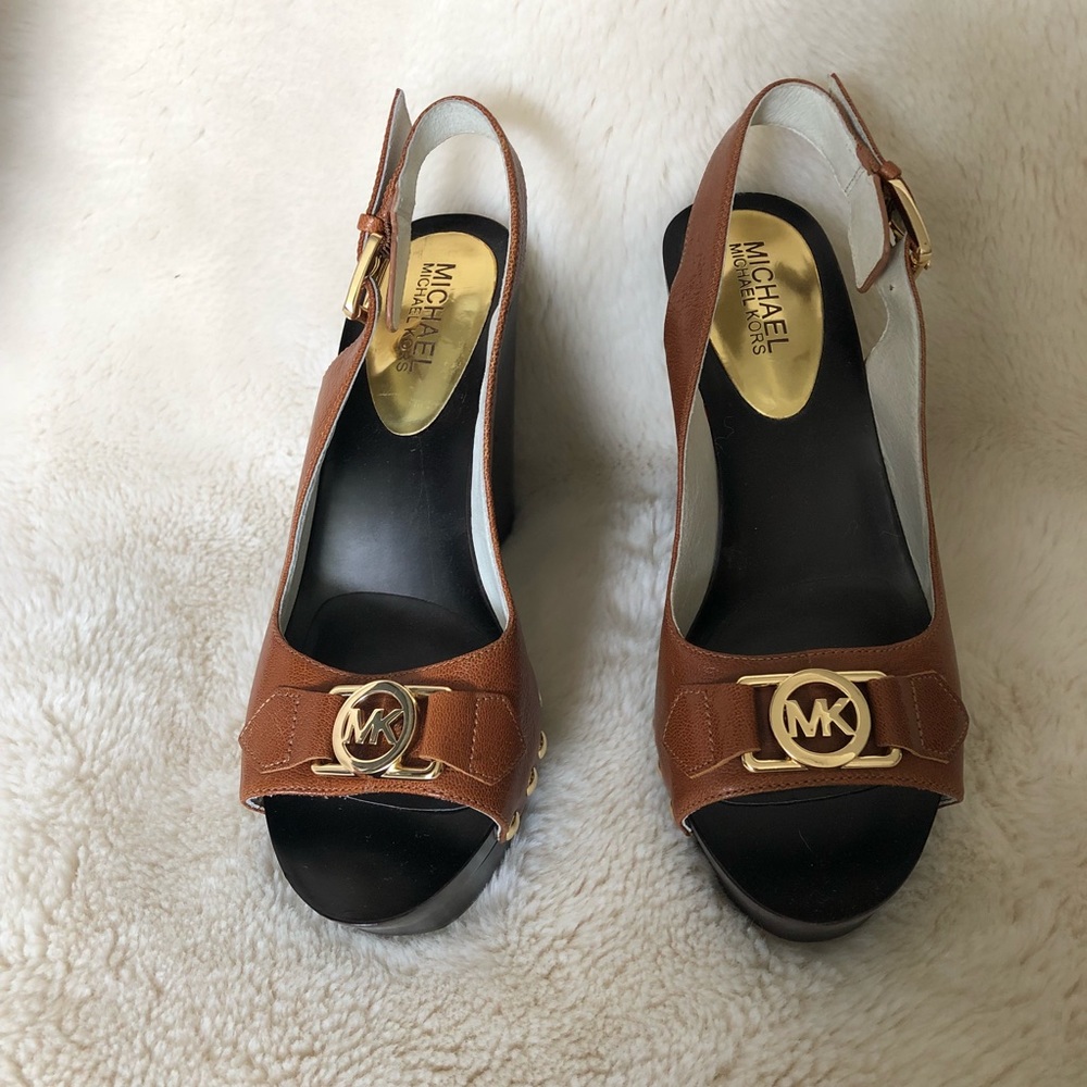 Wedge shoes